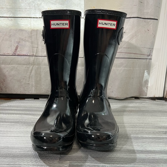 Hunter Shoes - Hunter Womens Original Short Gloss Buckle Strap Rain Boots